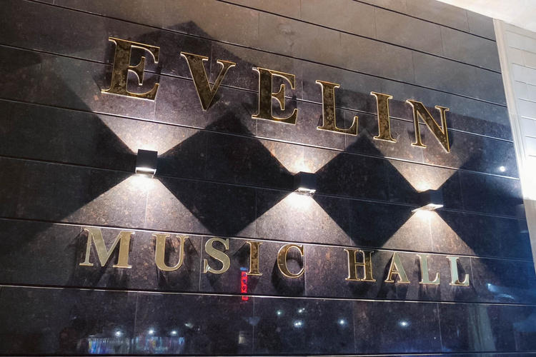 MUSIC HALL EVELIN